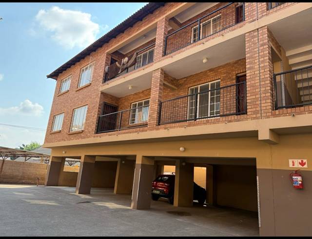 2 BEDROOM APARTMENT FOR SALE IN RUSTENBURG CENTRAL